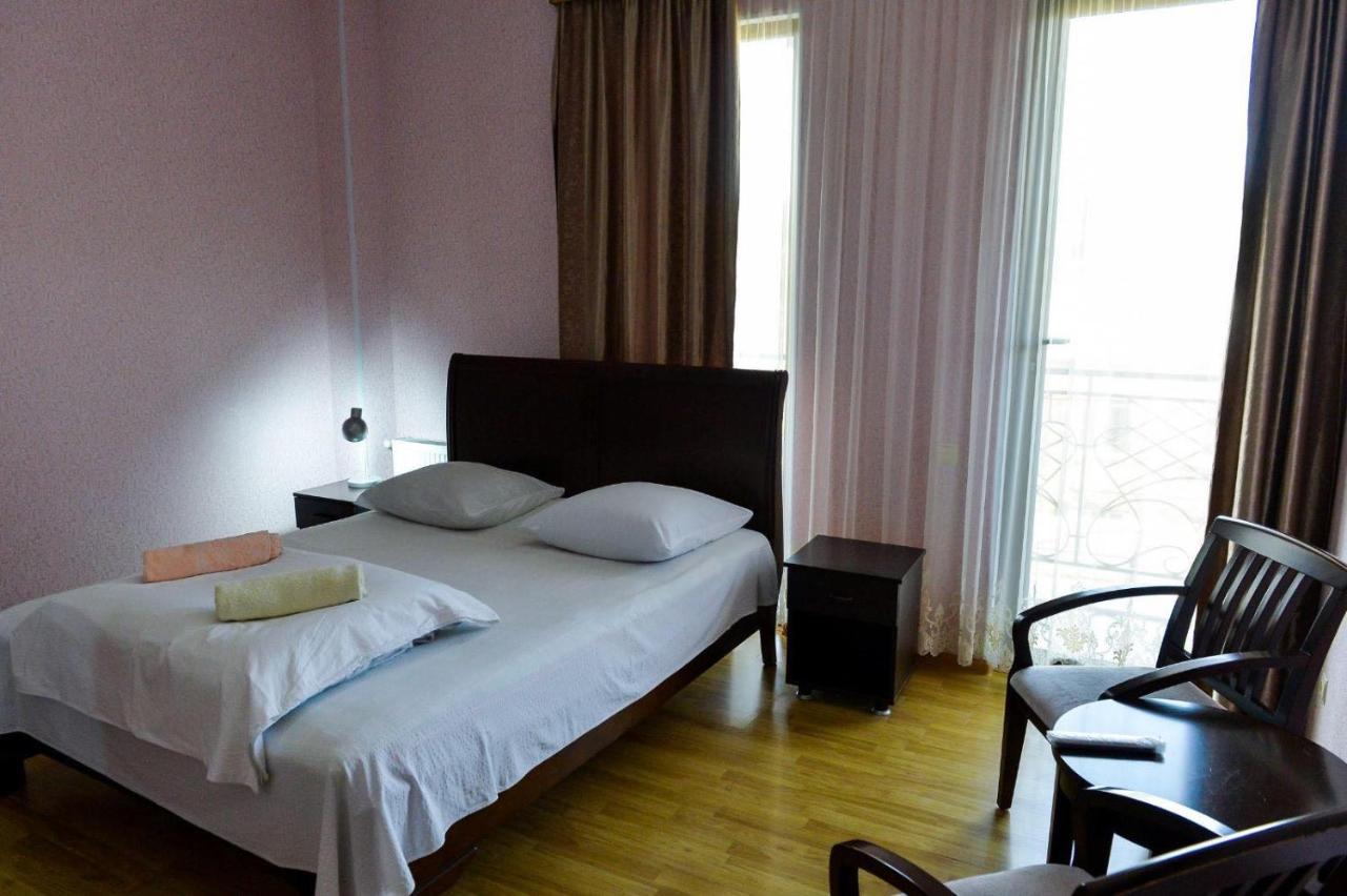Guest House Tasunia Кутаїсі Екстер'єр фото
