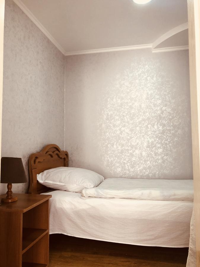 Guest House Tasunia Кутаїсі Екстер'єр фото
