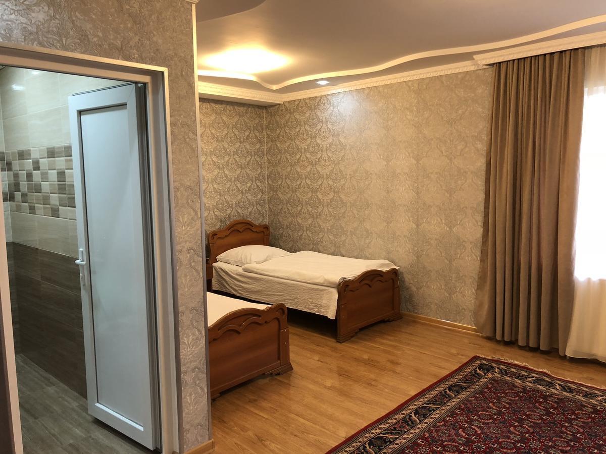 Guest House Tasunia Кутаїсі Екстер'єр фото