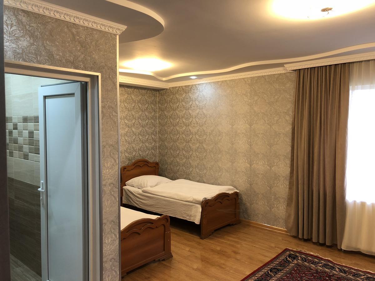Guest House Tasunia Кутаїсі Екстер'єр фото