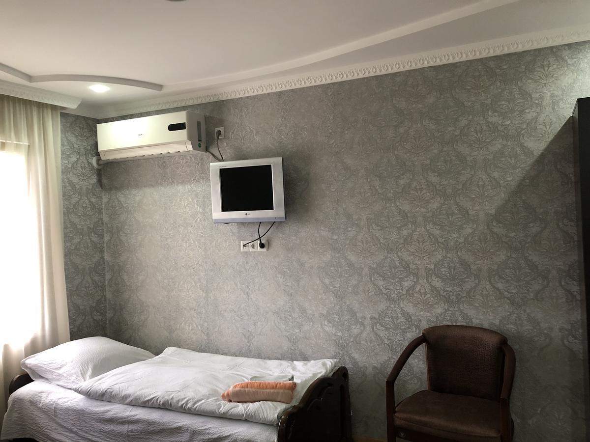 Guest House Tasunia Кутаїсі Екстер'єр фото